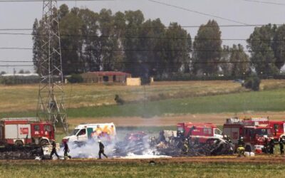 Updated: Three crew die in military plane crash near Seville Airport