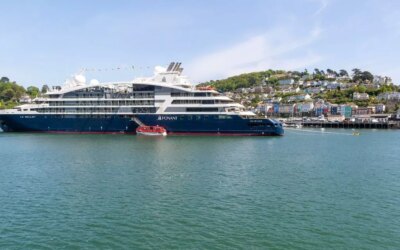 Massive luxury cruise ship arrives in Devon